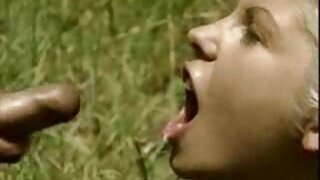 Bokong gedhe Desi MILF nemu analed