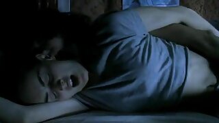 Dadi cantik brunette gendakan nggawe fun karo loro dildo ing loro bolongan,!suci jancok!