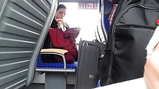 A bimbo pijet dheweke cunt